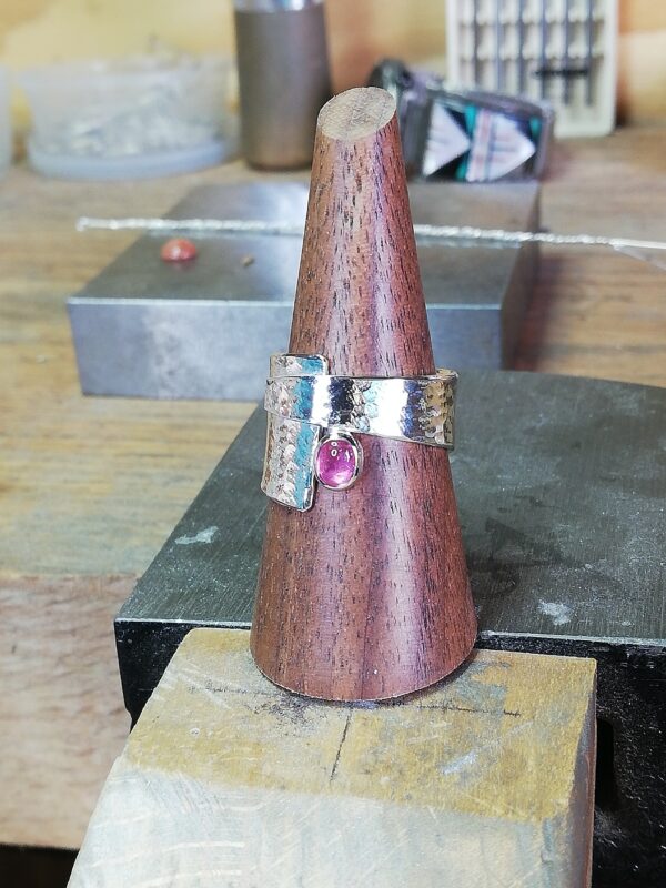 Overlap ring met roze Toermalijn